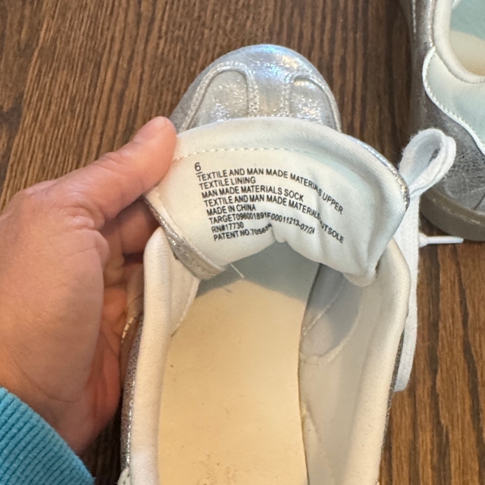 Sparkling Silver Sneakers with Cream Details - Picture 3 of 5